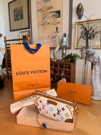 Louis Vuitton Pochette Milla MM aus weißem Multicol