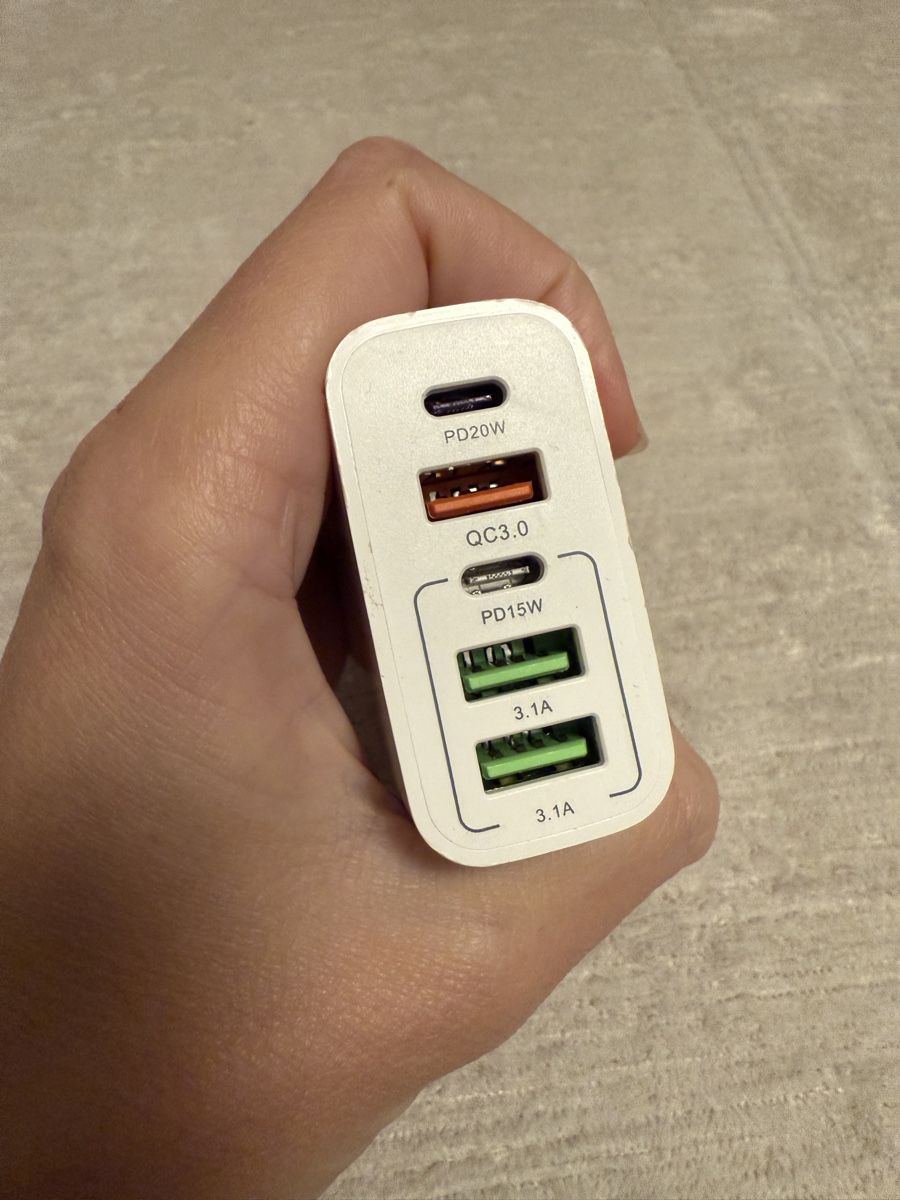 Ladegeräte: Chargeur adaptateur rapide USB A et C - 65W – Gebraucht aus Lausanne von Stephaniesdressing 1
