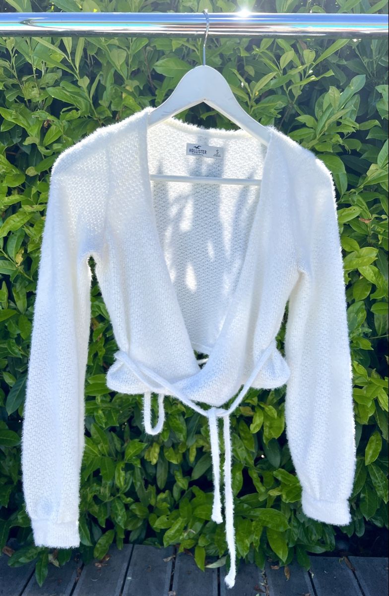 Hollister Tops: Top Hollister S – D'occasion à St-Aubin FR par claramathi
