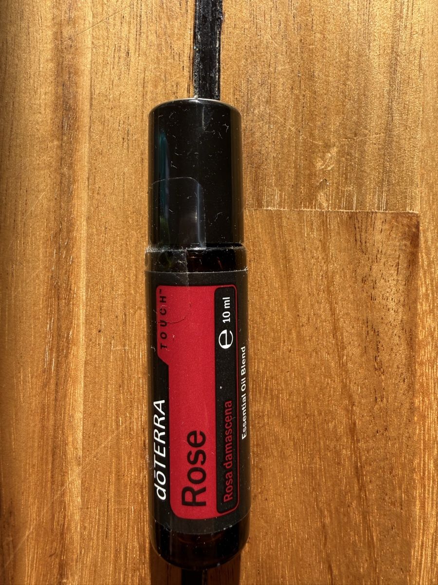 Doterra Oli essenziali: doTERRA Rose Touch Roll-On Ätherisches Öl - 10ml - – Usato da Hirzel venduto da Manuelaroth