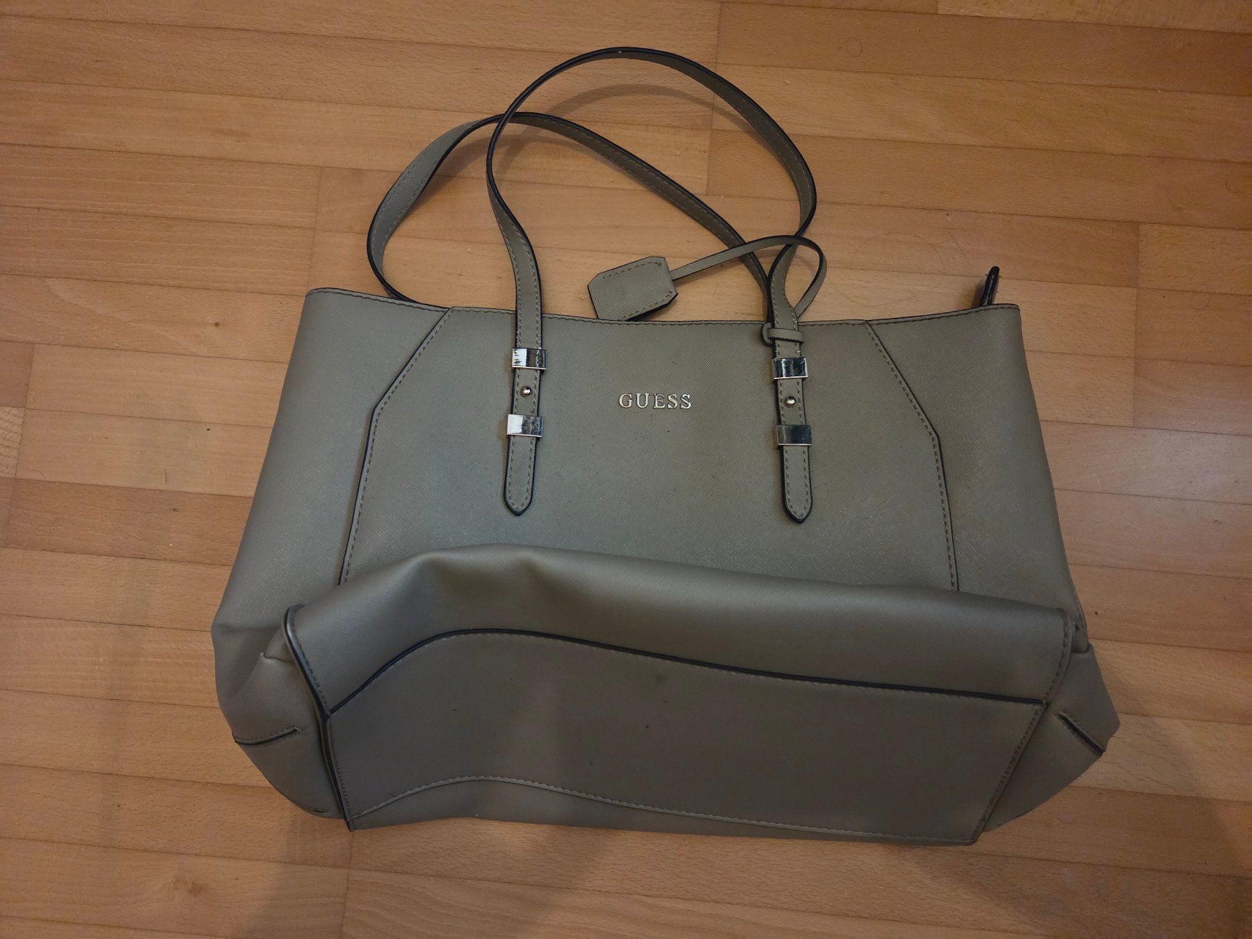 Guess Taschen für Damen: Guess Tasche ab 1CHF – Gebraucht aus Schellenberg von Sir_Boban 1