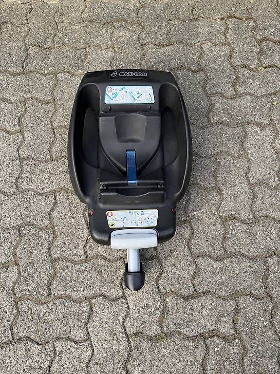Seggiolini per auto: Maxi Cosi Babyschale inkl. Isofix – Usato da Ittigen venduto da PLJ 3