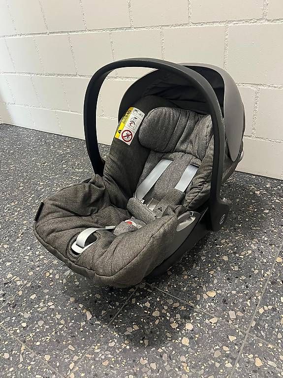 Seggiolini per auto: Cybex Cloud Q Babyschale – Usato da Allschwil venduto da rajmahal