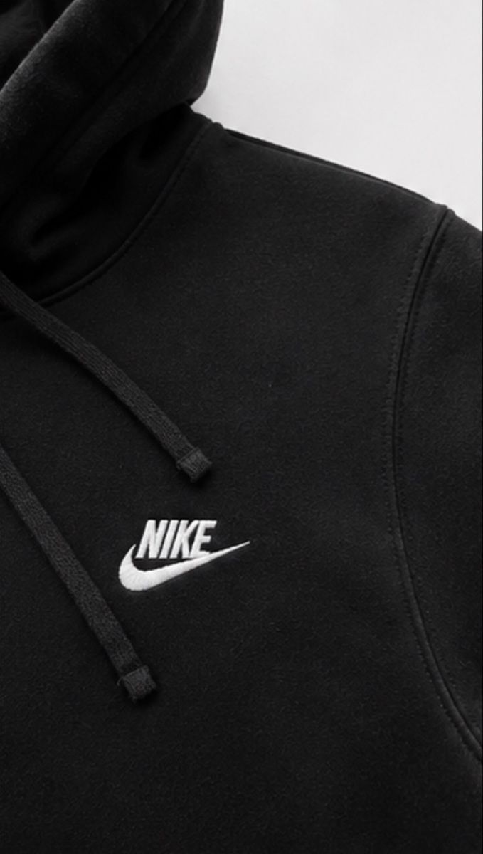 Nike Maglioni & Felpe: Nike Pull à Capuche Noir - Taille M - Très bon état – Nuovo (secondo la descrizione) da Genève venduto da VYRONArchive 7