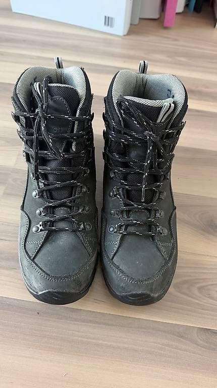 Trevolution Scarpe da uomo: Wanderschuhe mit Vibram Sohle Gr 41 – Usato da Rubigen venduto da dreamgirl