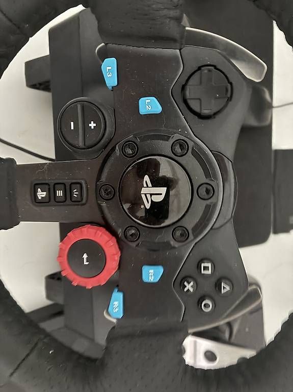 Controller: Logitech G29+Shifter Cambio H PS5 PS4 PC – Usato da Riva San Vitale venduto da Samantha78 1