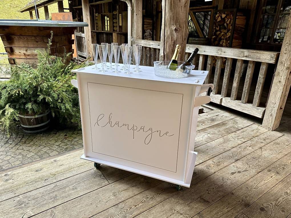 Alle Dekorationen: Champagnerwagen zu verkaufen – Gebraucht aus Dietlikon von jul_w7gj 1