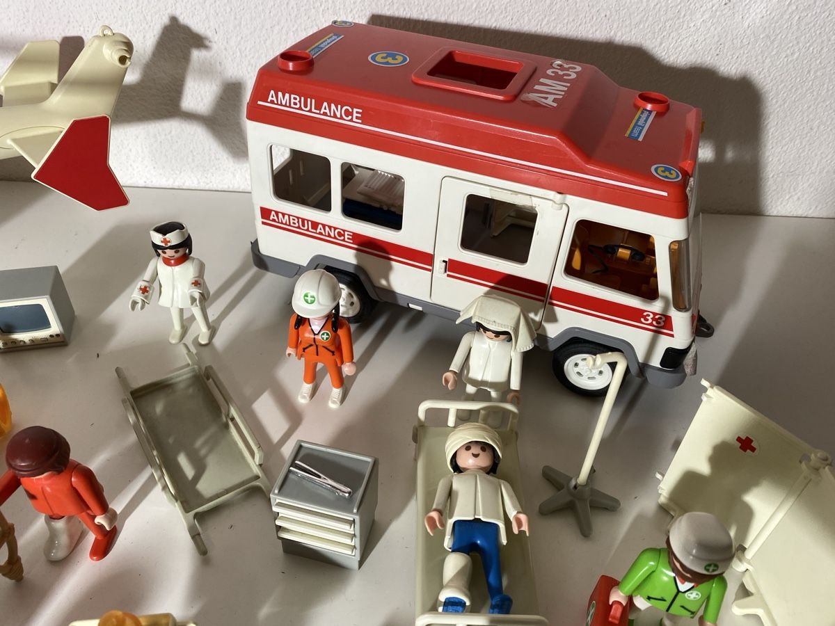 Playmobil Giocattoli: Playmobil Helikopter& Krankenwagen – Usato da Winterthur venduto da ben_9vxx 1
