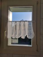 Kurzgardine / Fenstervorhang Weiss mit Blumenmuster, 2 Stk.