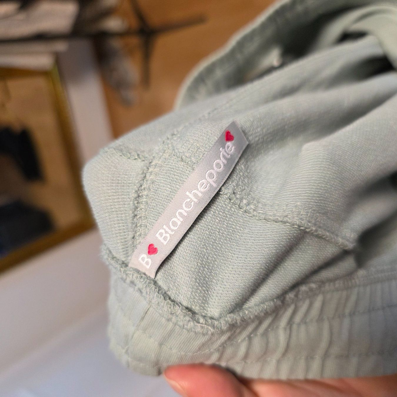 Pantaloni: Mintgrüne Jogginghose Größe XL – Usato da Wald ZH venduto da CapLux 2