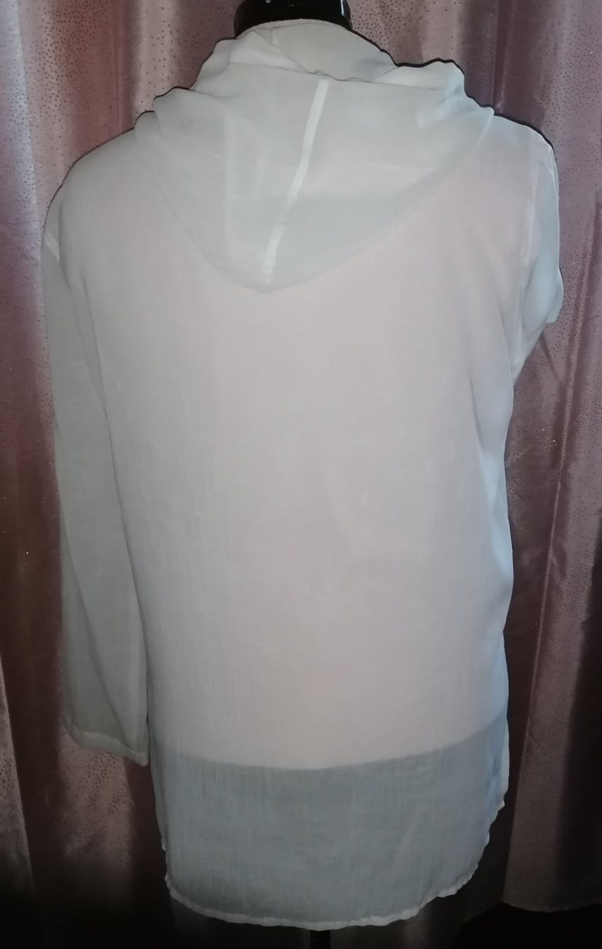Camicette: Halbtransparente Retro Long Bluse mit Kapuze – Usato da Corcelles-près-Payerne venduto da RxOne_Krs 6
