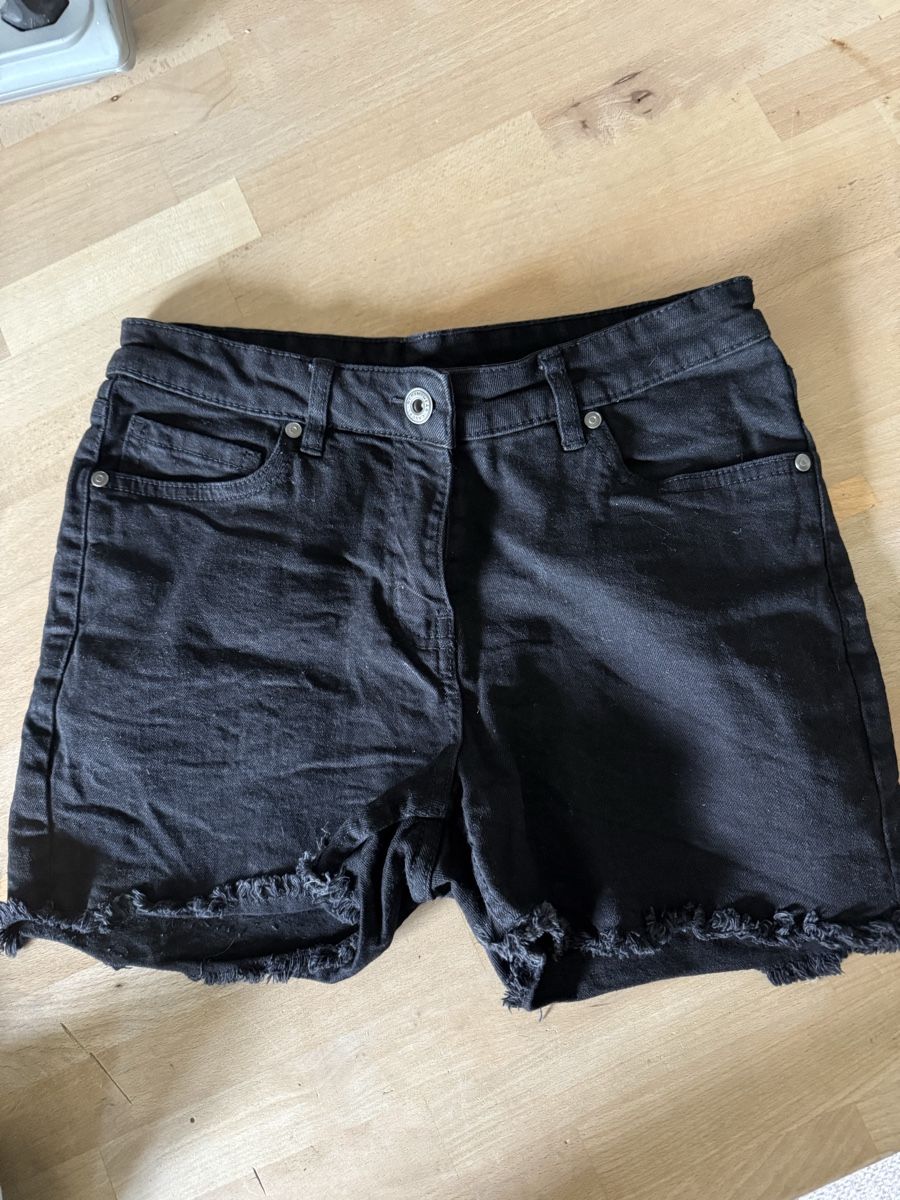 Pantaloni: Shorts – Usato da visp venduto da Kmemo1