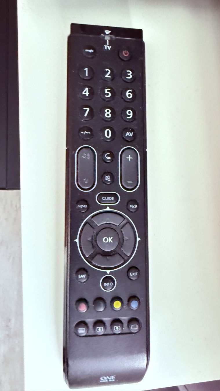 Sony Fernseher: Fernseher 40" Sony Bravia + Möbel + DVD – Gebraucht aus Gümligen von caesar07 5