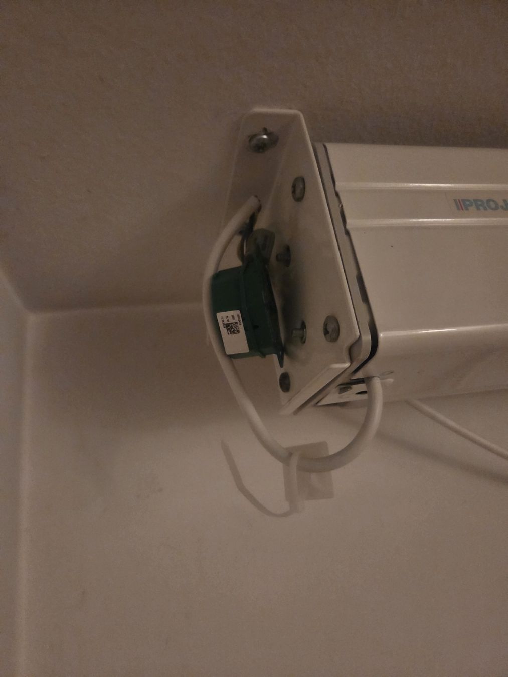 Heimkino: Projektionsleinwand Projecta elektrisch gebraucht – Gebraucht aus Winterthur von lanrom 4