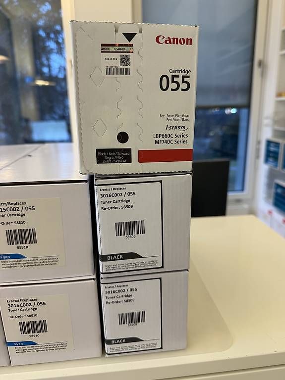 Cartucce per stampanti & toner: Canon Tonerkartusche  – Usato da Hombrechtikon venduto da leo_q9rq 3