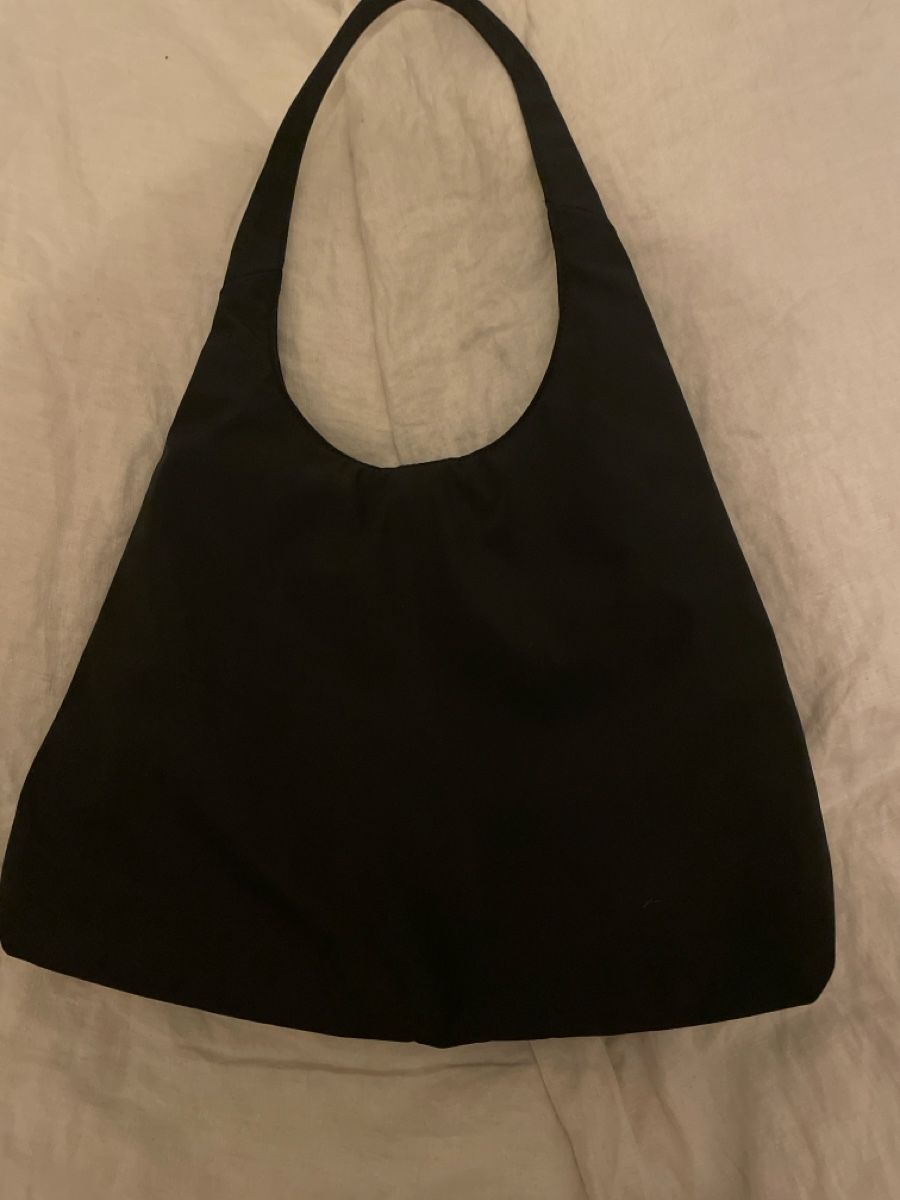 Borse da donna: Schwarze Even&Odd Tasche mit Anstecker, nie gebraucht – Usato da Solothurn venduto da kun_b2jw 1