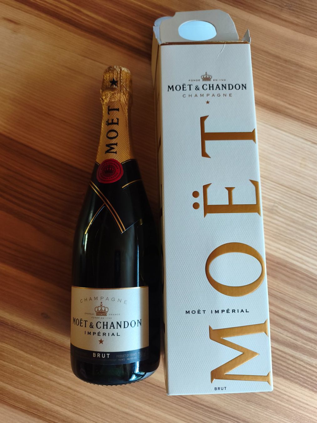Moet Wein: Moet & Chandon Champagner – Neu und originalverpackt aus Urnäsch von Roadchief1991 2