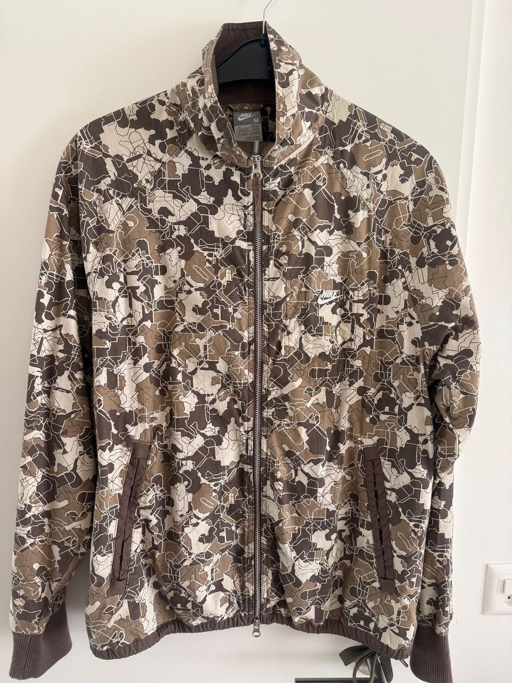 Nike Giacche: LEICHTE NIKE JACKE GR. M – Usato da Steg im Tösstal venduto da goldlionfree