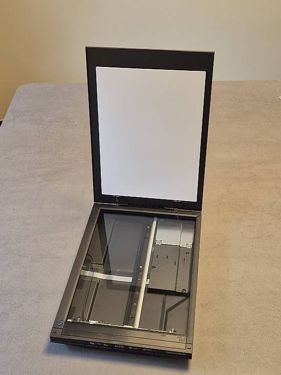 Scanneurs: Scanner Canon LiDe 400 – D'occasion à Crans VD par tgdis