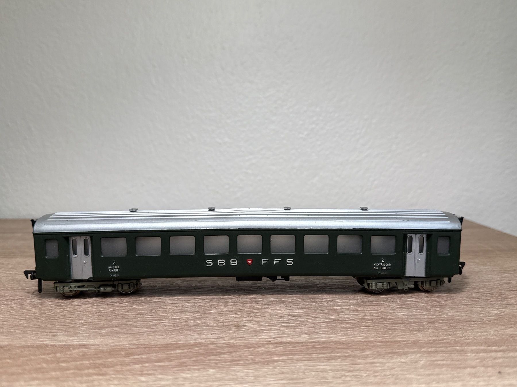 Fleischmann Modellini di ferrovie: Fleischmann Personenwagen SBB H0 (285) – Usato da St-Aubin-Sauges venduto da Lo_Go 1