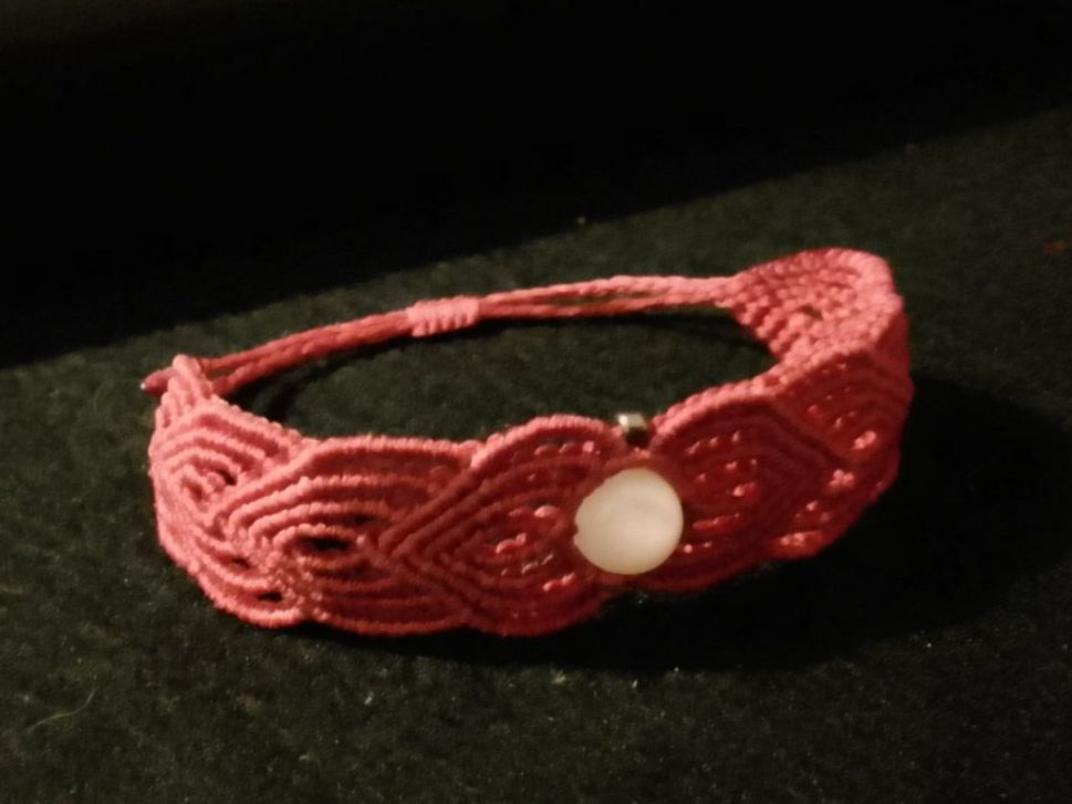 Armbänder & -reifen: handgemachtes Makramee Armband mit echter Perlmutt Perle – Neu (gemäss Beschreibung) aus Pfäffikon ZH von Emporos_42 1