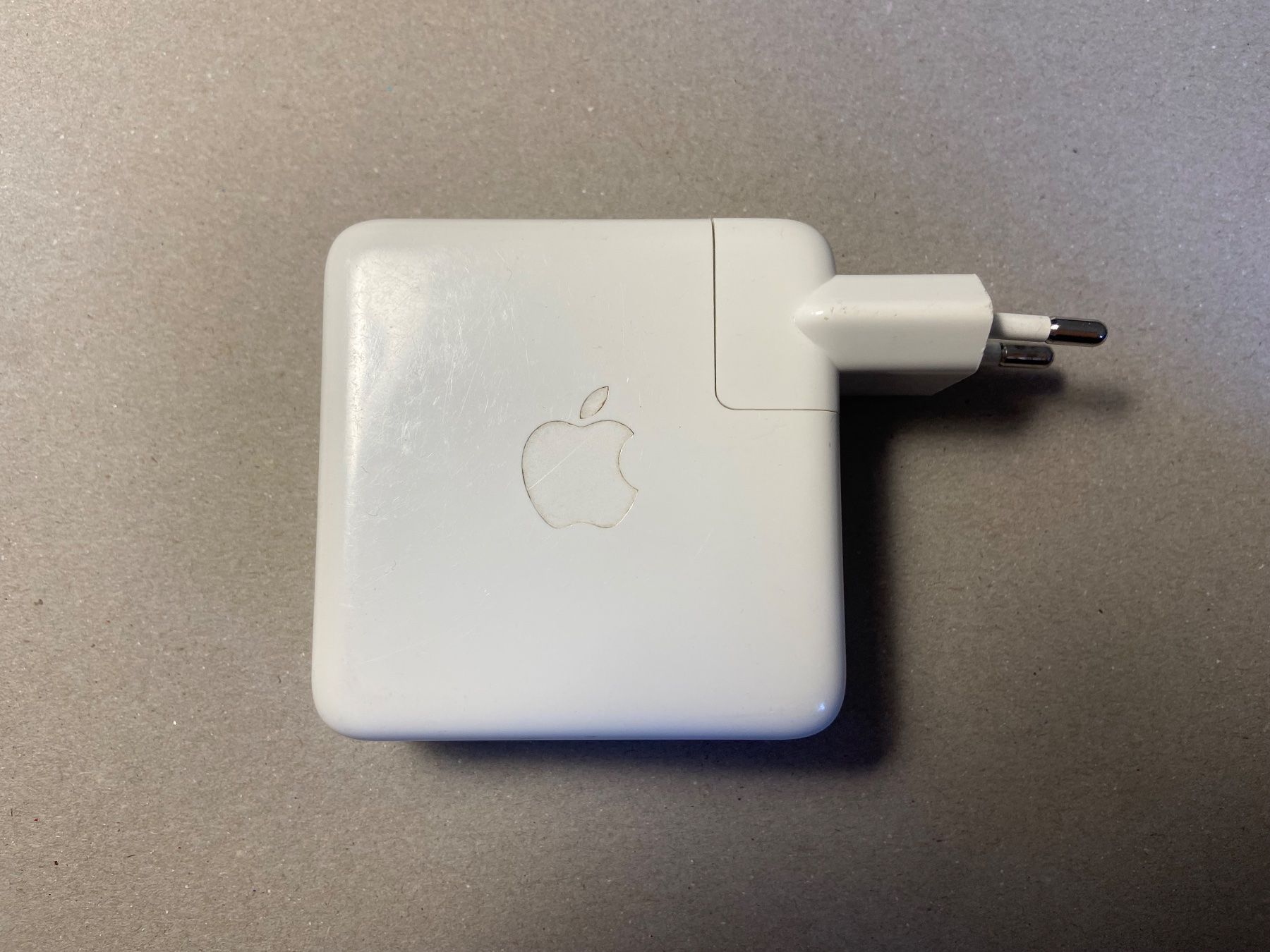 Apple Ladegerät: MacBook Ladegerät – Gebraucht aus Bern von liv_7kz7 5