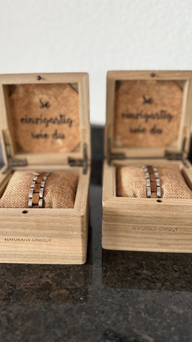 Bracciali & Braccialetti: 2 Armbänder von Holzkern – Usato da Rafz venduto da Anirocznetz 1