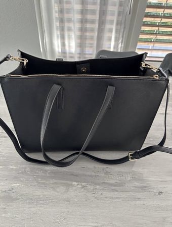 Elegante schwarze Handtasche, geräumig