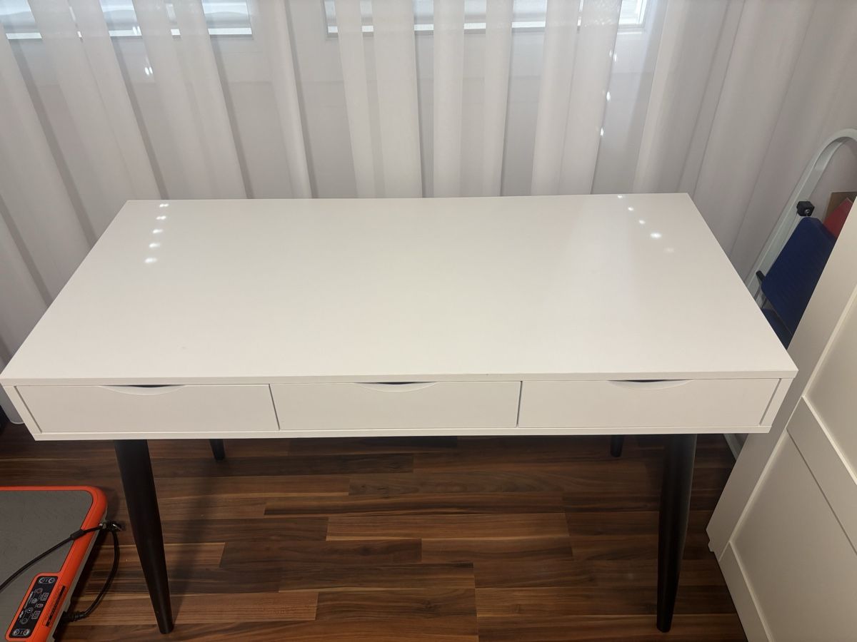 Bureaux: Schreibtisch stylisch – D'occasion à Beromünster par Ana.8 1