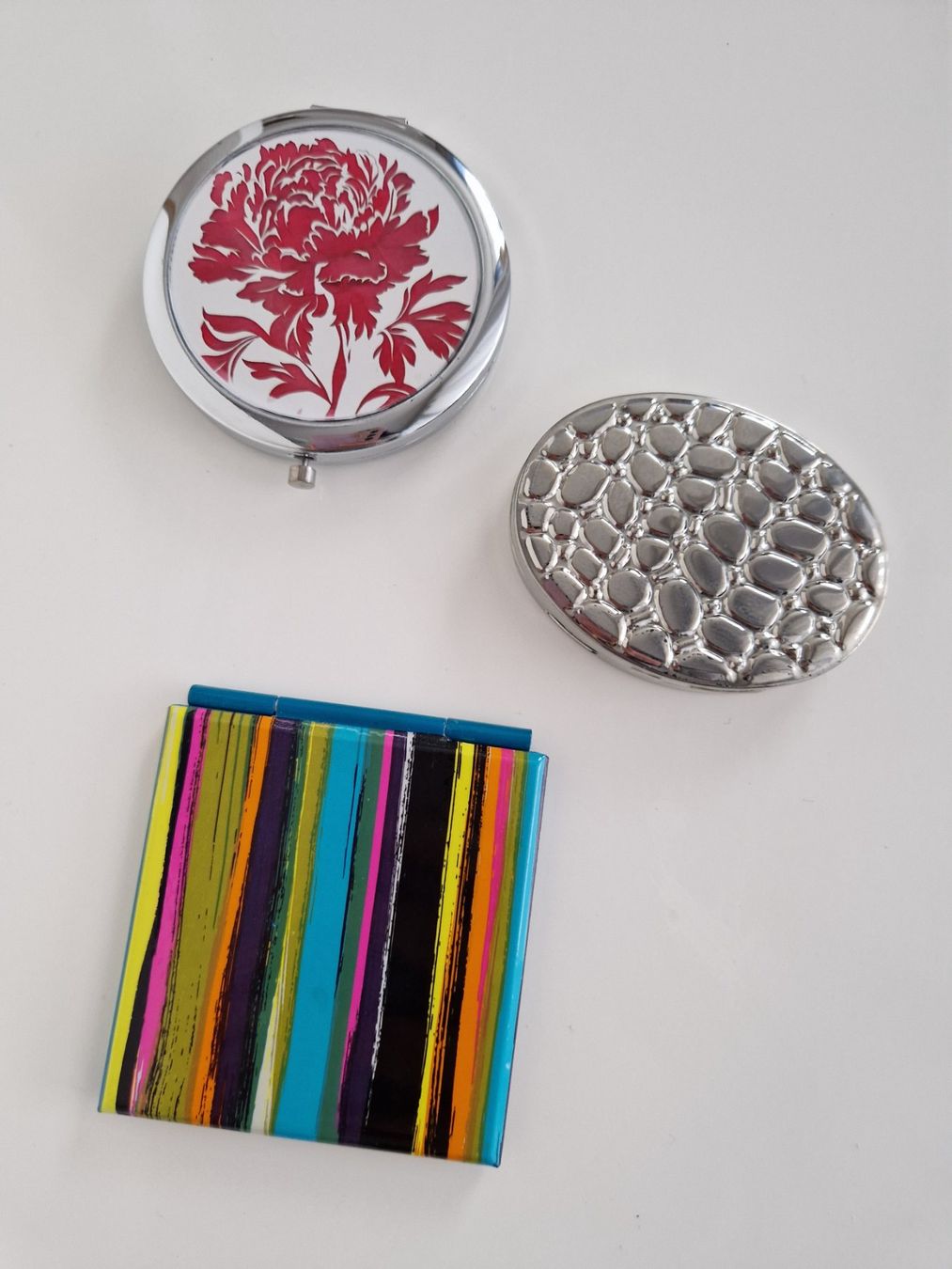 Specchi: Miroirs de poche – Nuovo e nell'imballaggio originale da Pully venduto da Andalous 1