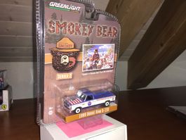 89‘ Dodge RAM D-150 1/64 Smokey Bear