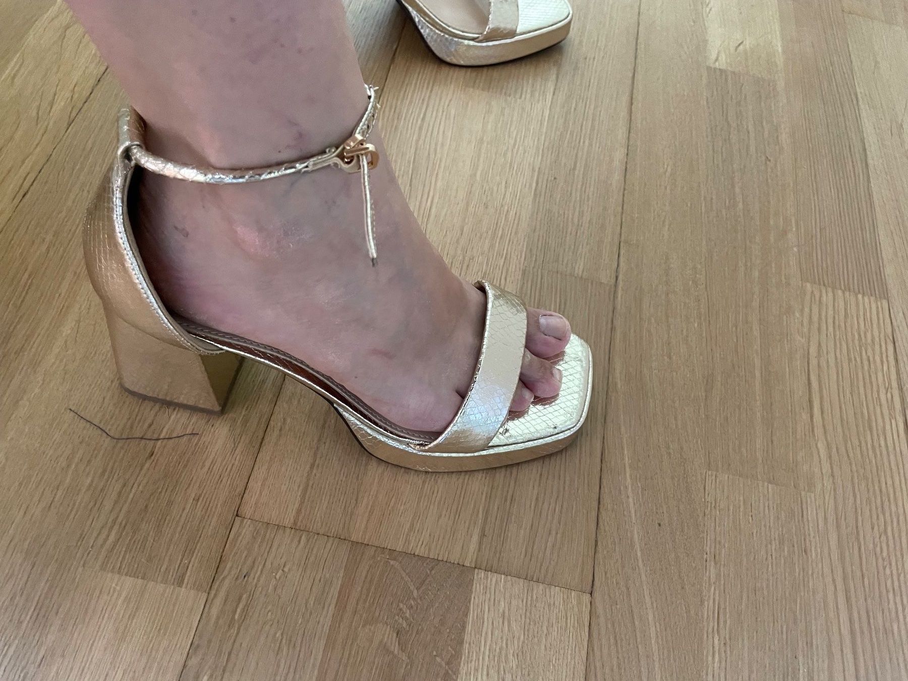 Scarpe da donna: goldige High-Heels, Grösse 41 – Nuovo (secondo la descrizione) da Basel venduto da kra_w6mq 5