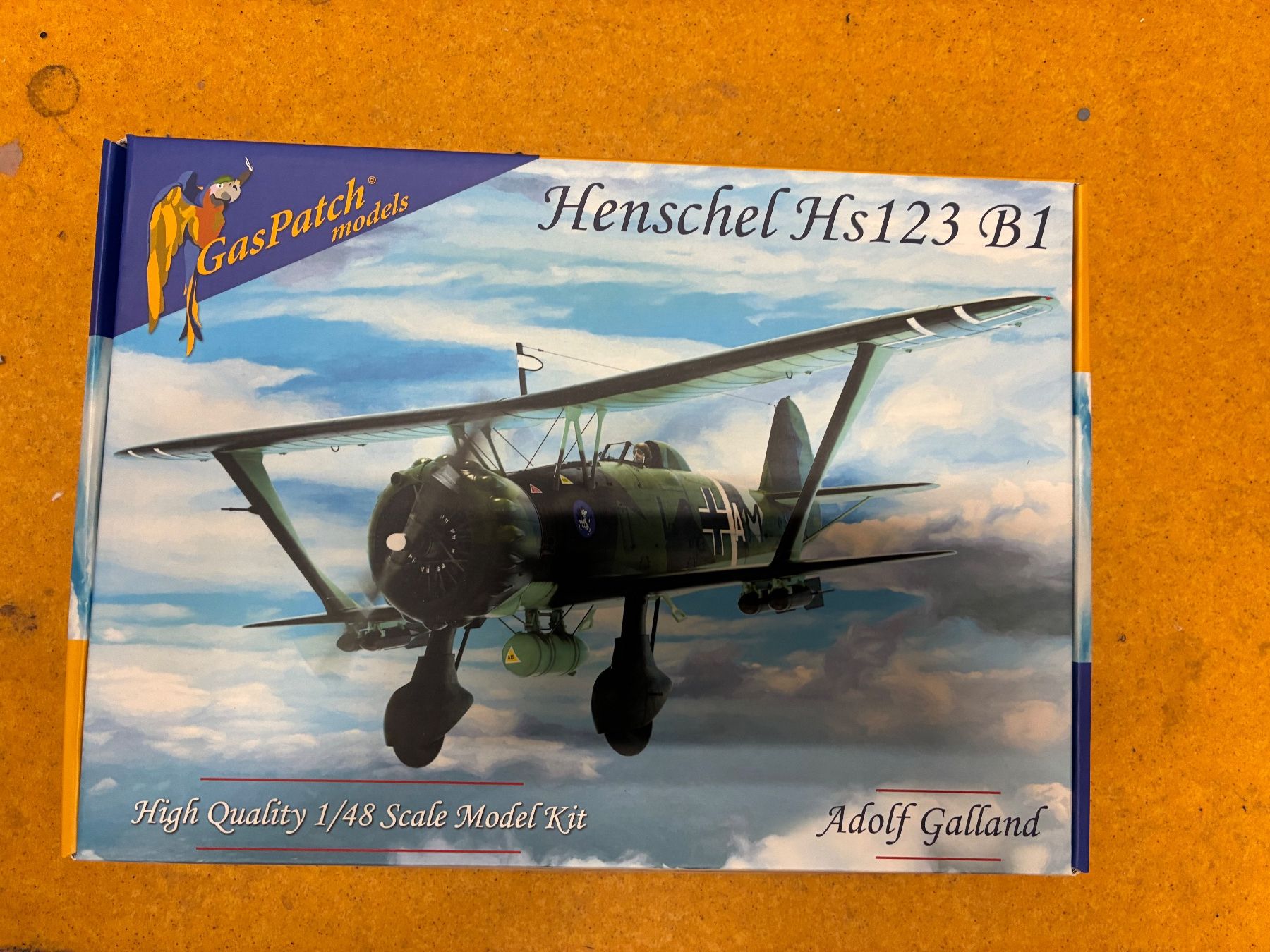 Kits de montage: Henschel HS 123 Gaspatch 1:48 – Neuf avec emballage d'origine à Rapperswil BE par Silverwings