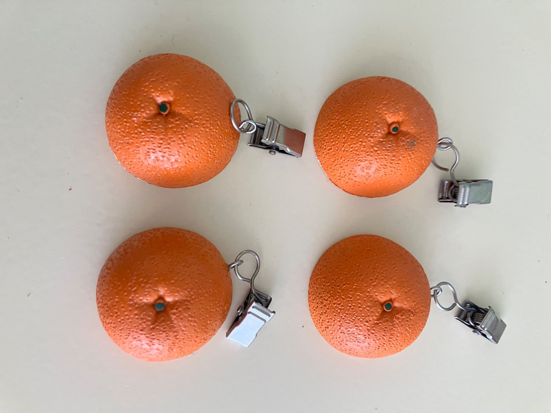 Autres décorations & accessoires: 4x Orangen-Clips Tischtuchhalter – D'occasion à Basel par djwwpp 1