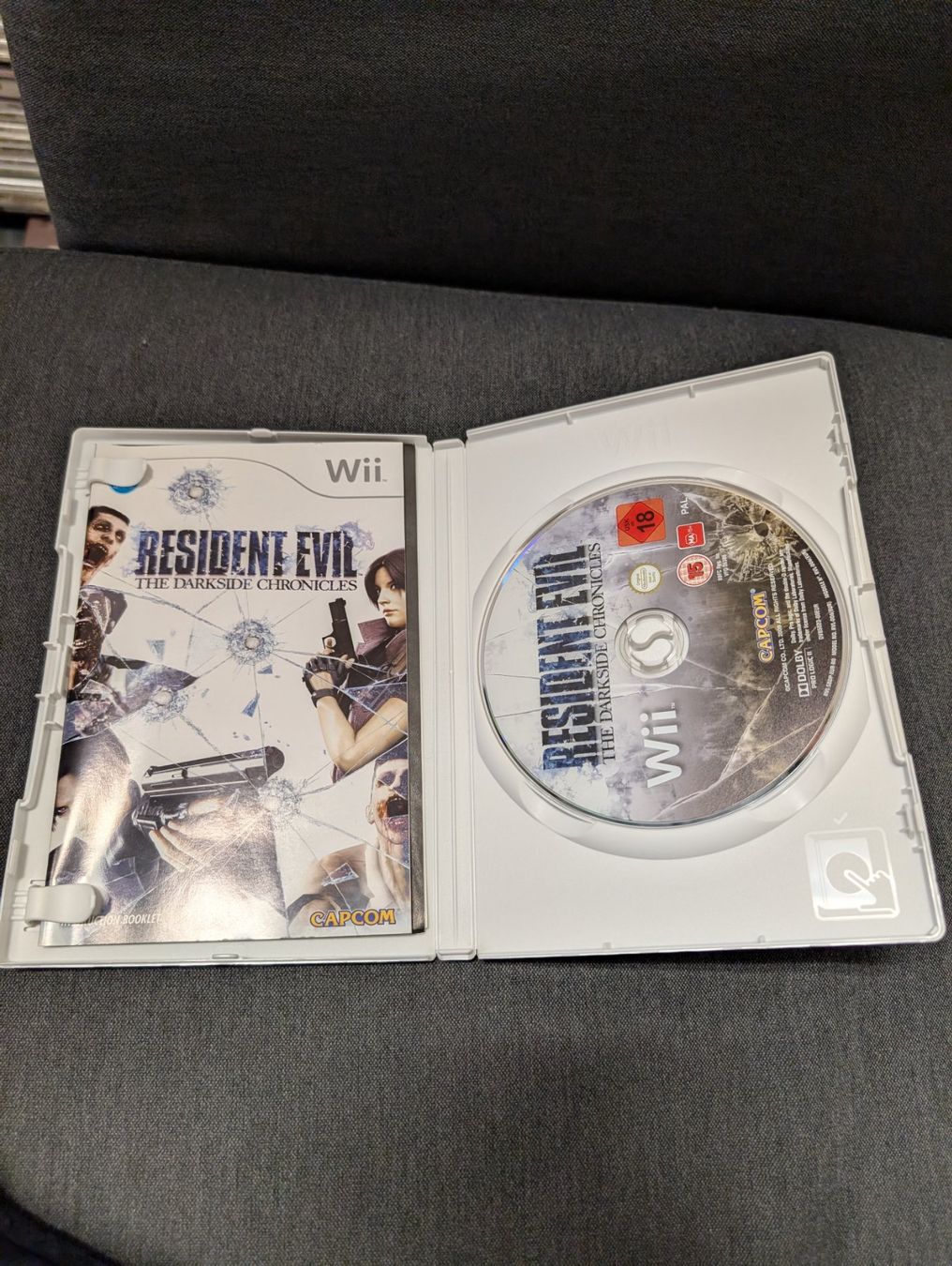 Giochi: Resident evil the Darkside chronicles Nintendo Wii – Usato da Giubiasco venduto da Ticinerd 2