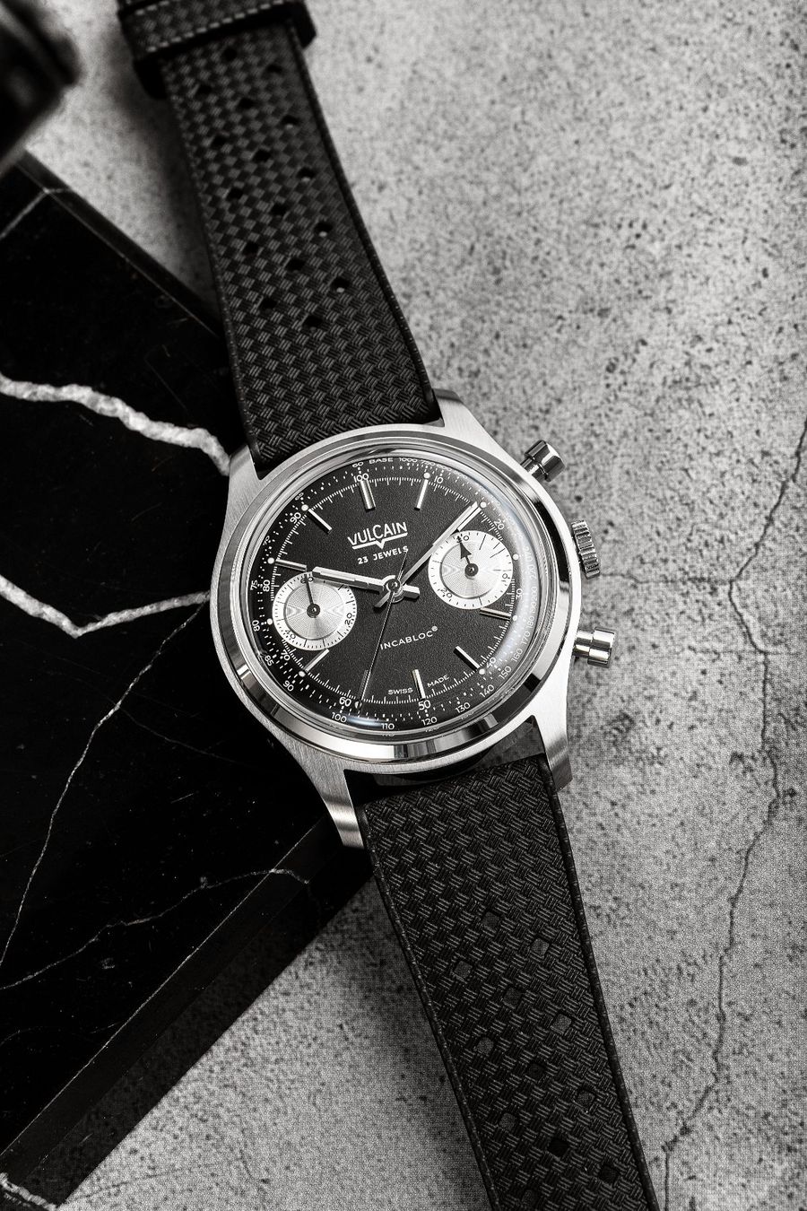 Vulcain Orologi: Vulcain Manual Chronograph 70's Black & Silver – Nuovo e nell'imballaggio originale da Carouge GE venduto da Watchaser 4