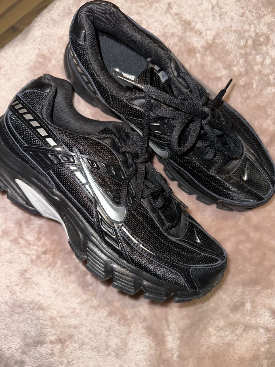 Nike Scarpe da donna: Nike Sportswear Sneaker – Usato da Pratteln venduto da nah_v6j7