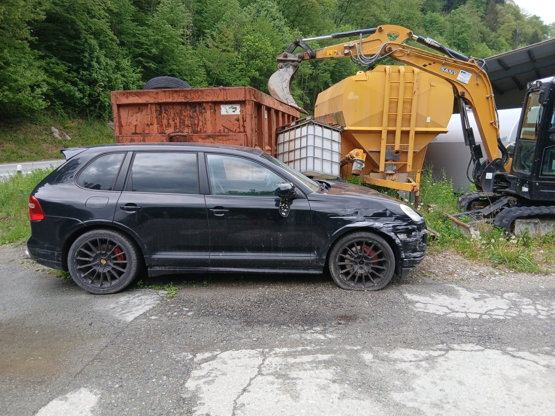 Porsche Automobili: Porsche cayenne turbo 500 cv unfall – Usato da Castasegna venduto da Dodone1982 5