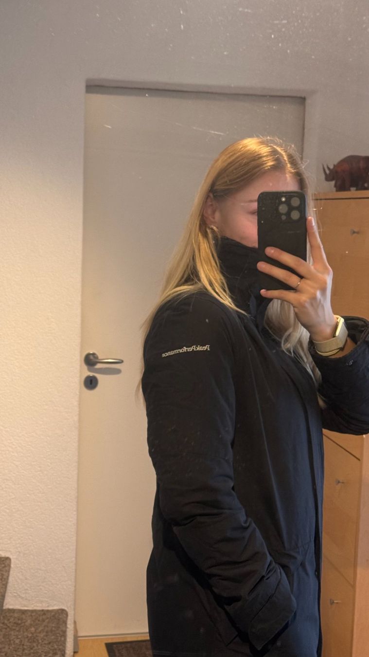 Giacche: Peak Performance Winterjacke Grösse XS – Usato da Rümlingen venduto da noemiebuergin 1