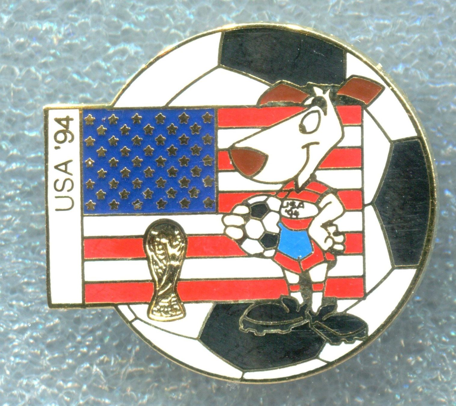 Fifa Plaketten & Abzeichen: FIFA  USA WM '94  Maskottchen  – Gebraucht aus Winterthur von Sammleroase