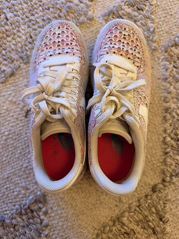 Damenschuhe: Nike Flyknit Sneaker 37 – Gebraucht aus Zürich von leo_zx2x