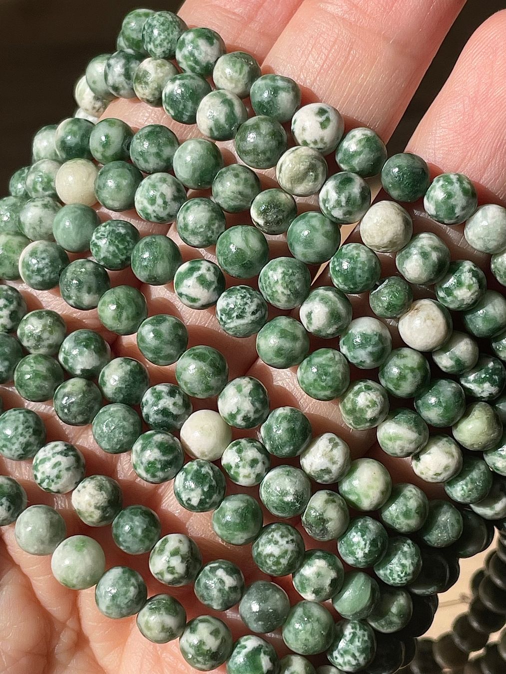 Catenine: Strang echte green dot Kugeln 6 mm – Nuovo e nell'imballaggio originale da Schiers venduto da sisikristall
