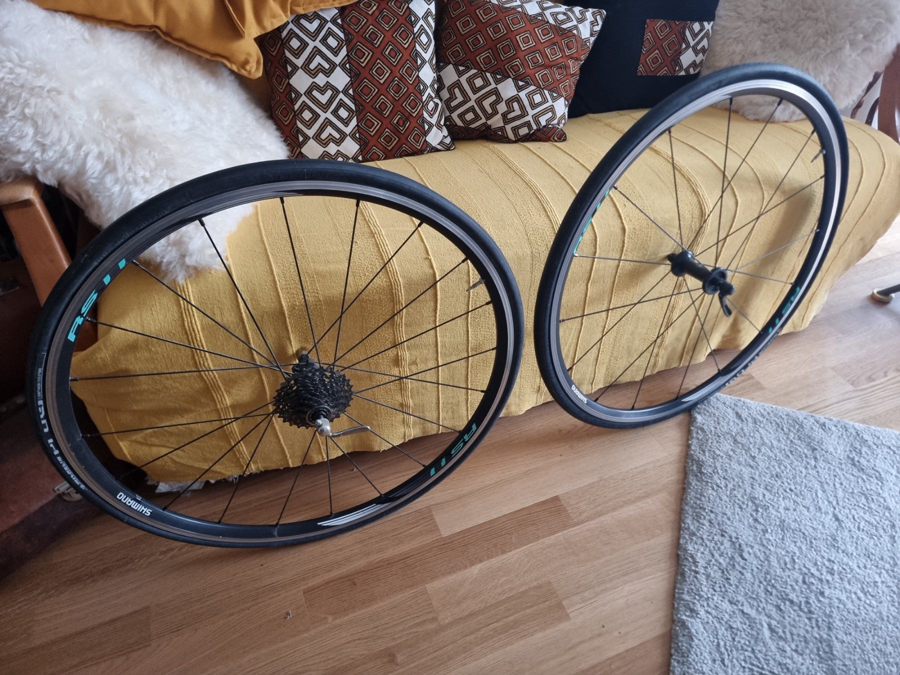 Pneus & Kompletträder: Roues – Gebraucht aus Lausanne von gdb01 1