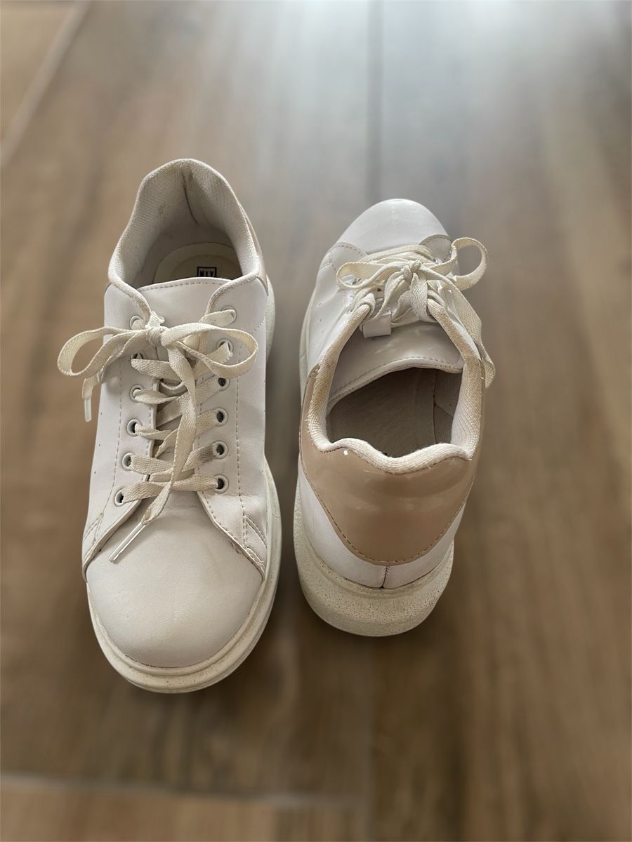 Scarpe da donna: Weisse Frühlings-Sneakers, Grösse 37 – Usato da Thundorf venduto da paglialongamaria 1
