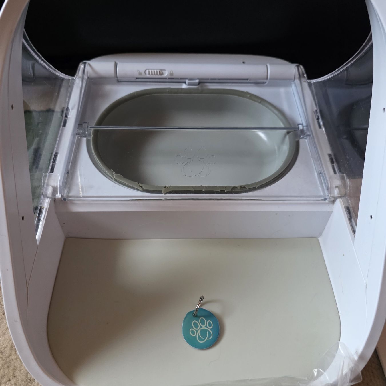 Sure Petcare Futter: Distributore cibo SureFeed Sure Petcare  – Gebraucht aus Rancate von sarah357 1