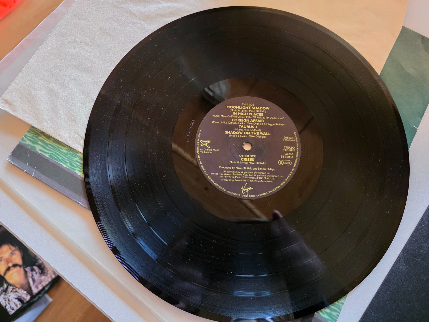 Dischi in vinile: Vinyl LP Crises - Mike Oldfield - 205500 – Usato da Walterswil BE venduto da Lonitti 4