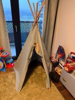 Blaues Spielzelt fürs Kinderzimmer