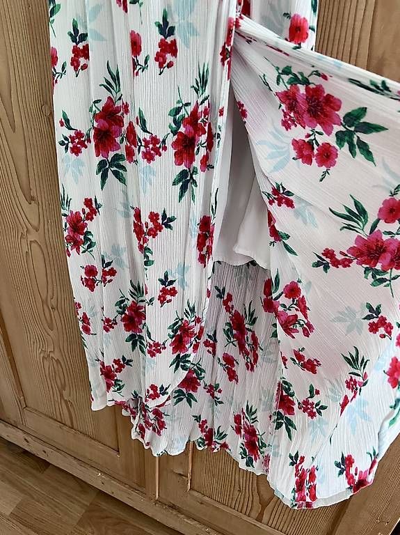 Robes: Kleid mit Blumenprint – D'occasion à St. Niklausen LU par Mimmi86 4