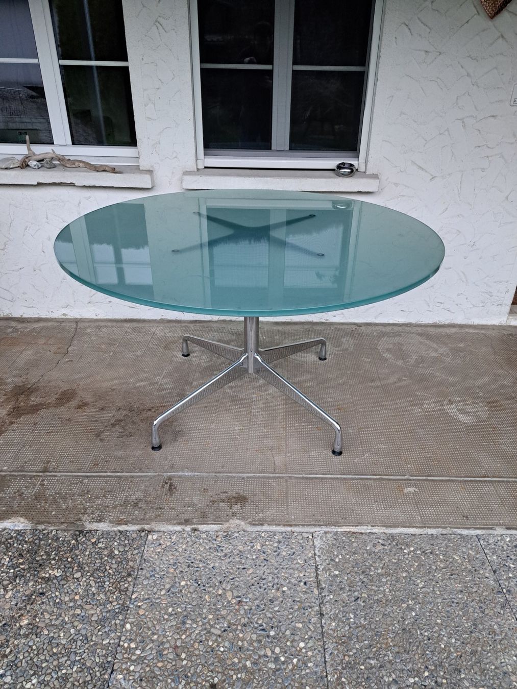 Eames Tavoli: Eames Segmented Table Glastischplatte Durchmesser 130cm – Usato da Matten(St.Stephan) venduto da brocanteur86 2