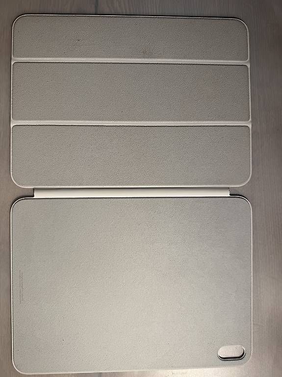 Covers & Taschen: Apple Smart Folio Weiss – Gebraucht aus Wauwil von hel_5h2m 1